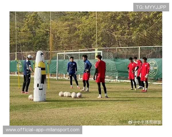 石家庄功夫杜智轩拉边接球，内切后送出斜塞