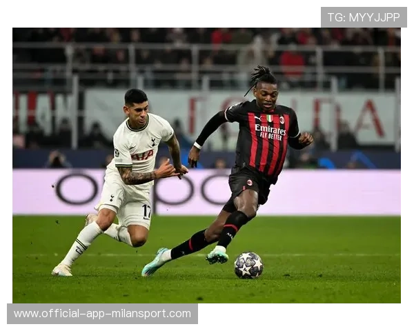 罗马边锋连续下底传中，AC米兰顶住高球，罗马ac米兰前瞻