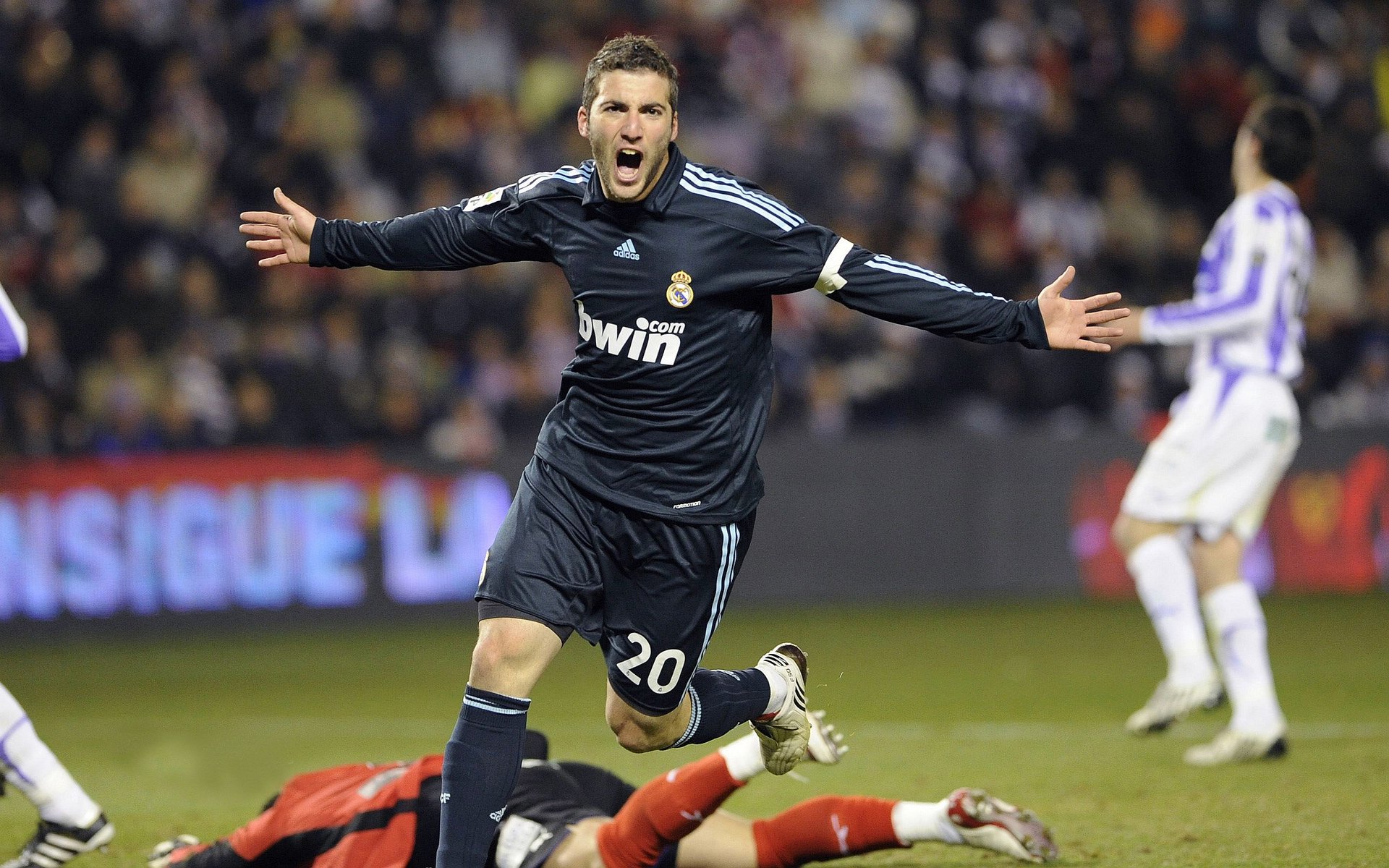 MILAN SPORTS中国站-《英雄联盟“世界预选”激烈展开，谁能突围而出？热血竞技背后的胜者之路》